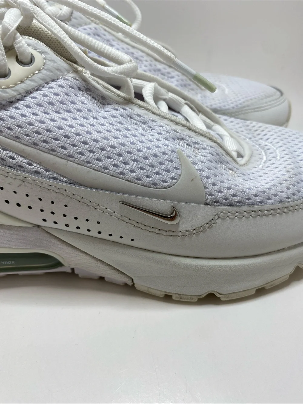 Nike Women's White Mesh Air Max Pulse Sneakers Size 9